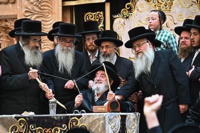 האדמו"ר מויז'ניץ ביריית חץ וקשת