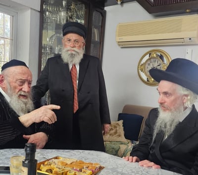 האדמו"ר מלוצק בביקור אצל הרב אשר אלטר גלויברמן