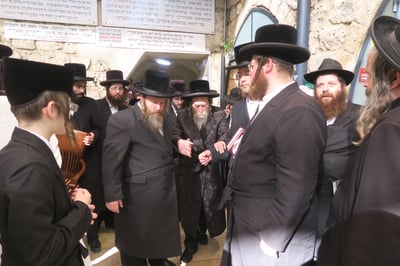 האדמו"ר מערלוי במירון לאחר ל"ג בעומר