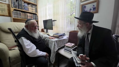 הרב יאיר הדאיה במעונו של הגר"א סאלים