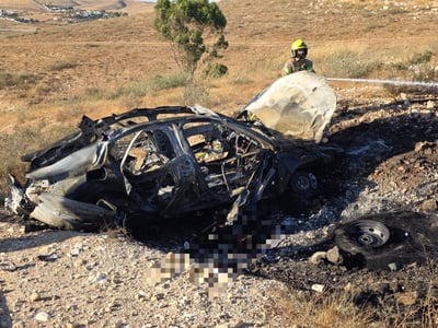 זירה מחרידה: שני הרוגים אותרו ברכב שנשרף כליל בדרום הארץ