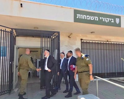 אריה דרעי בביקור