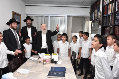 ילדי אהלי ספר אצל הגר"ש גלאי