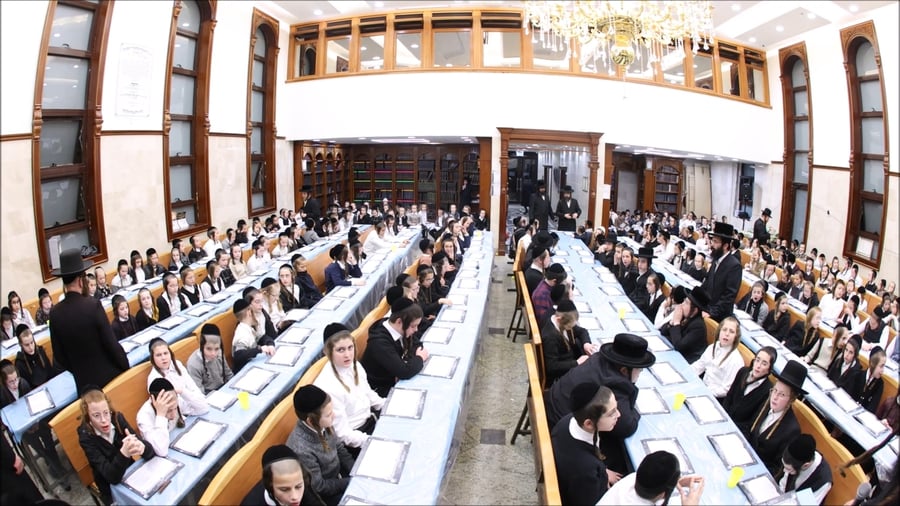 מסיבת חנוכה לילדי 'קרן אור'