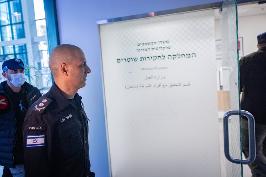 נציב שב"ס רב גונדר קובי יעקובי מגיע לחקירה