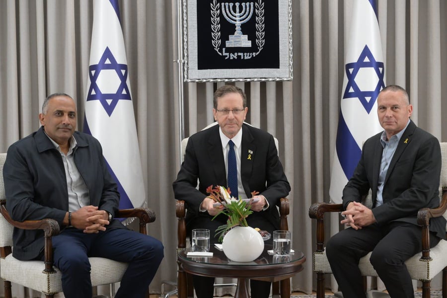 הנשיא עם שמחי ויזהר שי