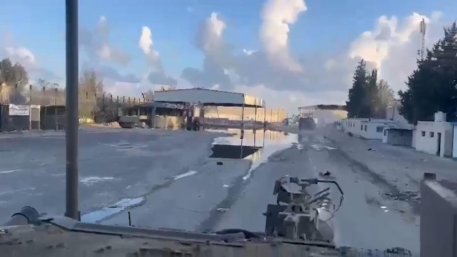 ההשתלטות על מעבר רפיח העזתי | צפו