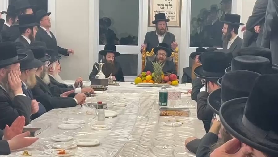 האדמו"ר מרחמסטריווקא אוק ענד ויין בטיש ט"ו בשבט