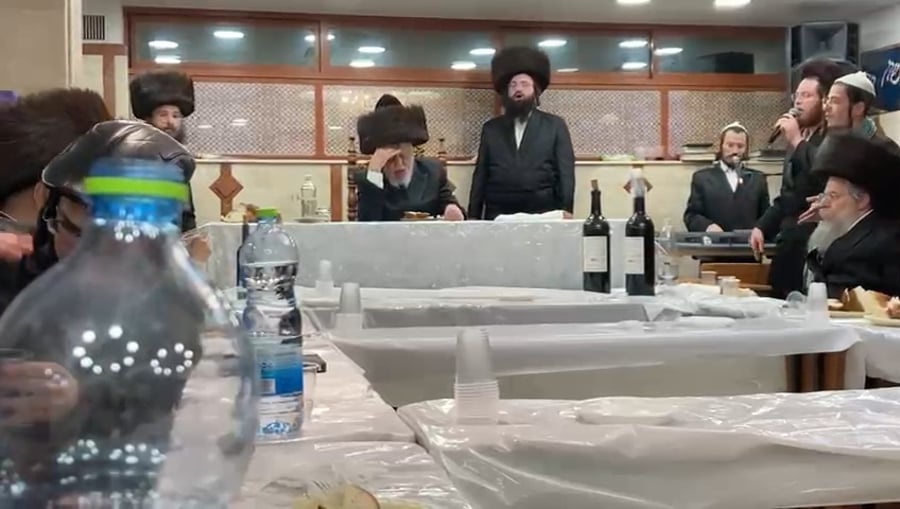 פורים בחצה"ק קופיטשניץ