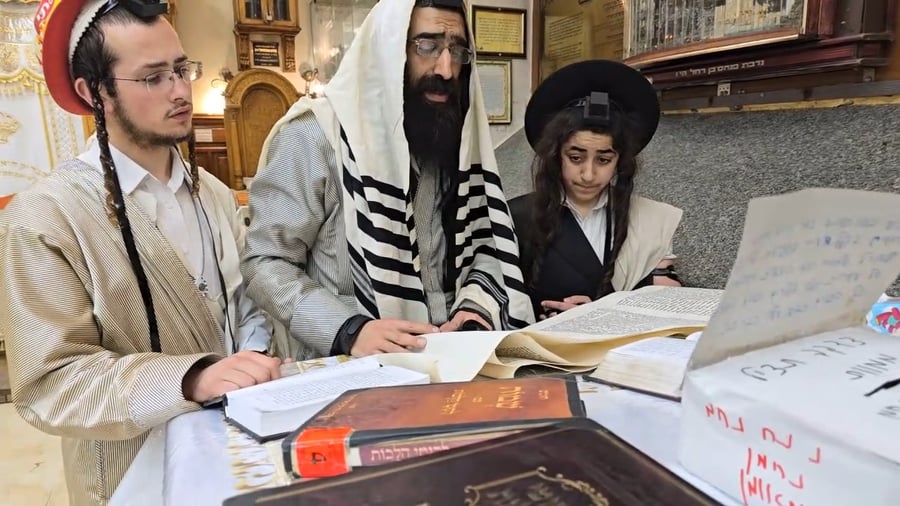פורים באומן