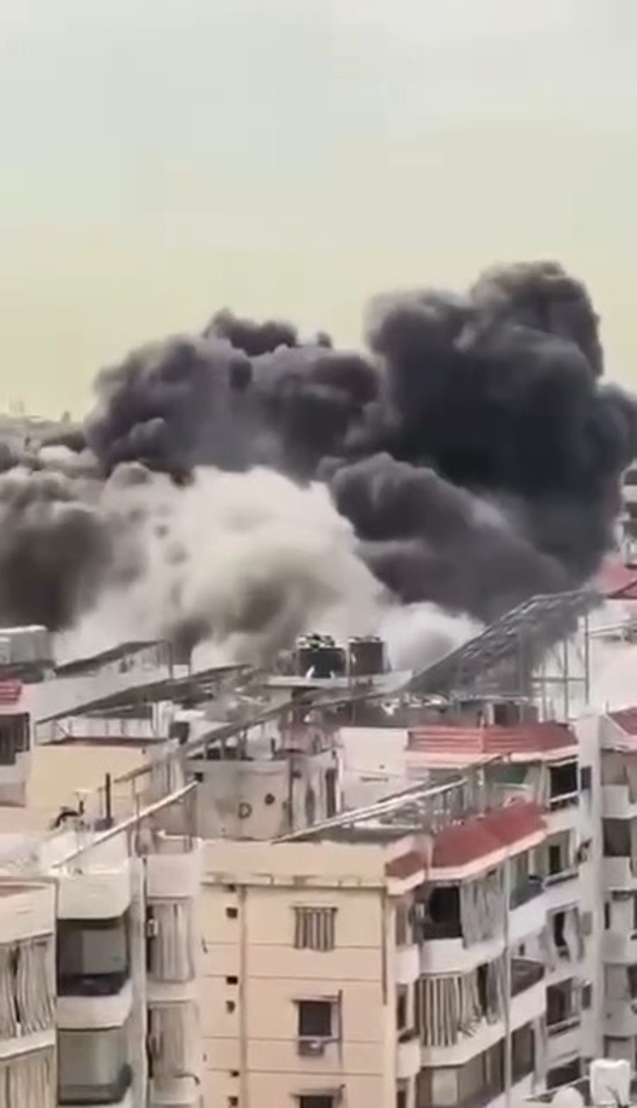 התקיפה וקריסת הבניין