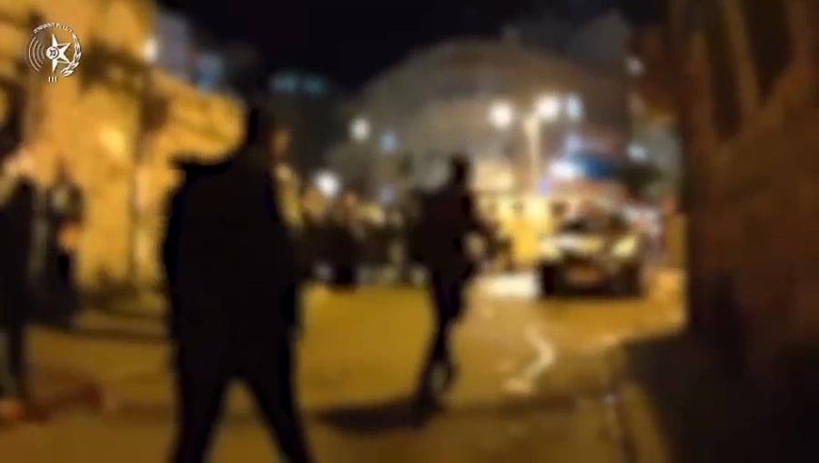 מצלמת גוף על אחד השוטרים