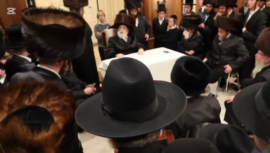 האדמו"ר מויז'ניץ בטיש חוה"מ פסח בלוס אנג'לס