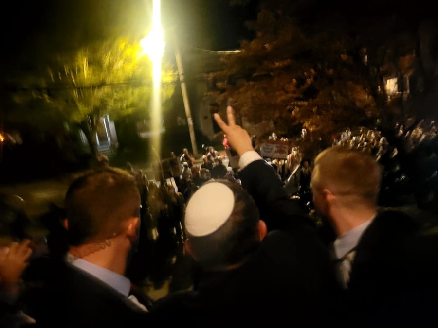 קללות ובקבוקי מים לעבר השר בן גביר | תיעוד מארצות הברית