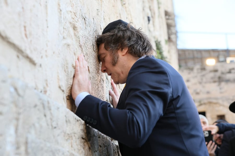 הנשיא מתפלל בכותל, היום