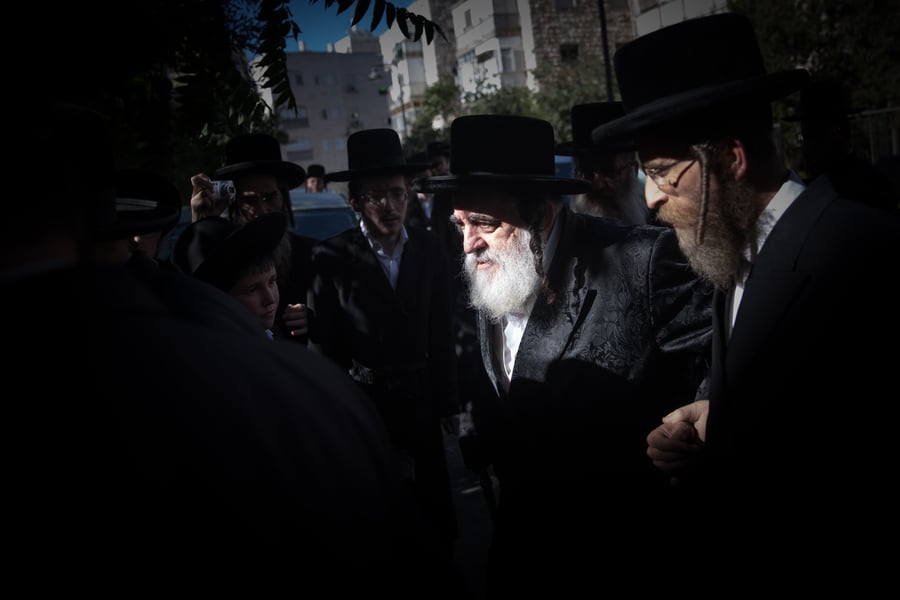 האדמו"ר מויז'ניץ מגיע לכינוס הקודם של המועצת