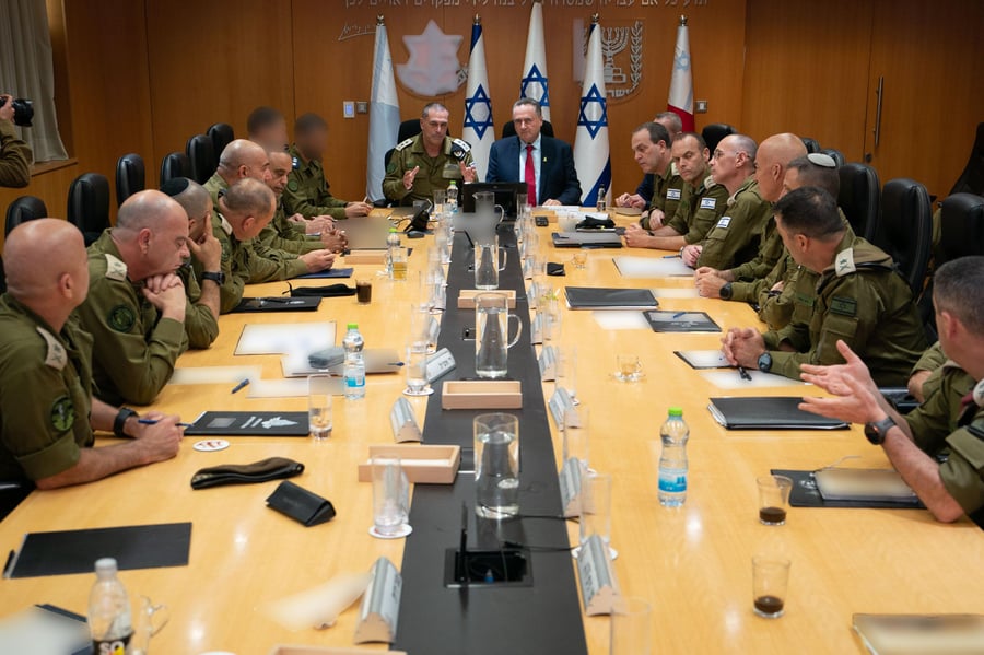 שר הביטחון כ"ץ עם צמרת צה"ל בקריה בתל אביב