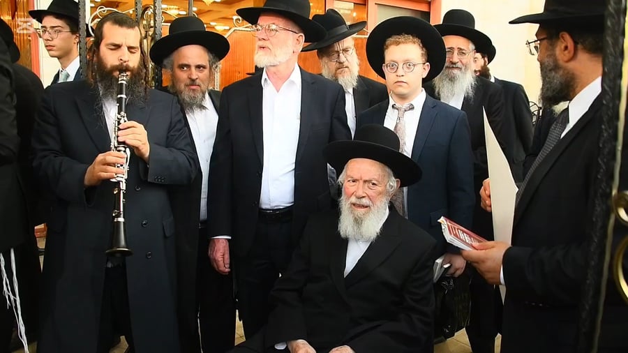 שמחת נישואי נכדת הגר"י זילברשטיין