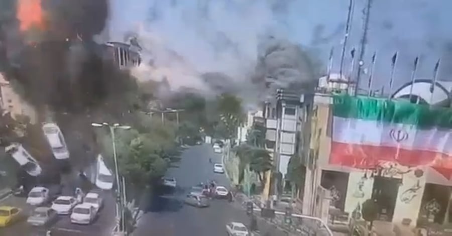 תיעוד מטורף מטהרן: כך נראו רגעי התקיפה הישראלית בכיכר קודס