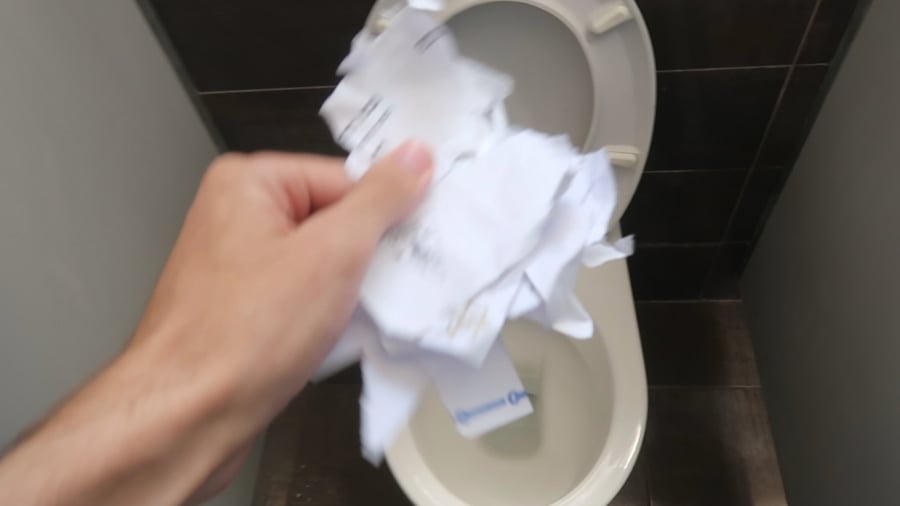 משליכים צווי גיוס לשירותים