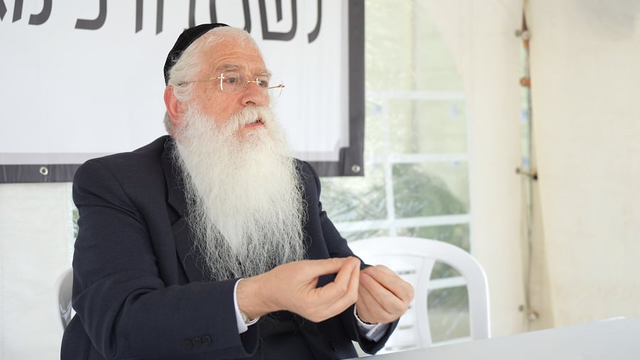 גנץ בתגובה לפרוש: "מי שמוביל למלחמת אחים זו ההנהגה שעוצמת עיניים מול המציאות שהשתנתה"