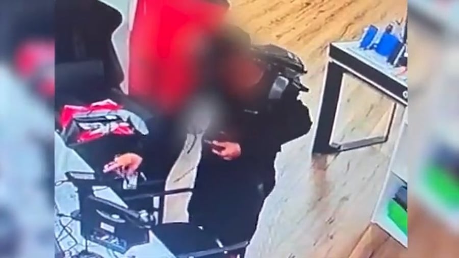 חסר בושה: פרץ לדירה זמנית של מפונים שביתם נפגע מטיל במלחמה וגנב אשראי ותכשיטים