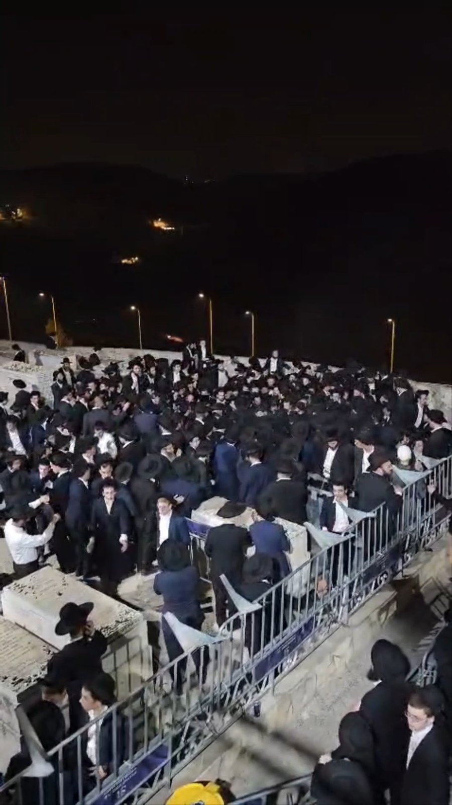 מסע הלוויית הגרב"ש דויטש זצ"ל - בירושלים