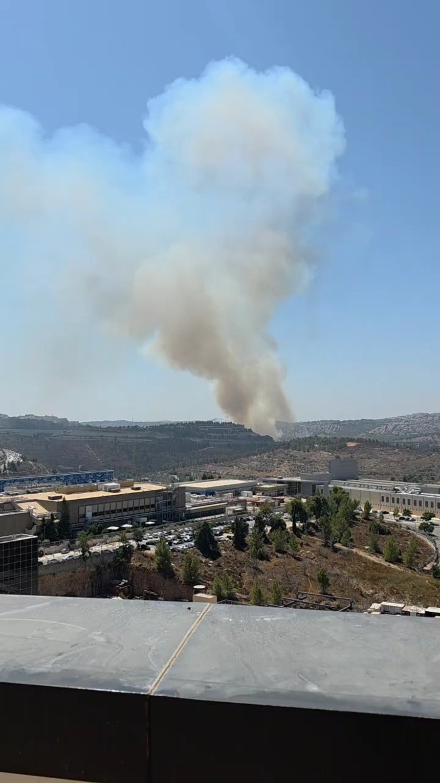 תיעוד מהשריפה שמתפשטת