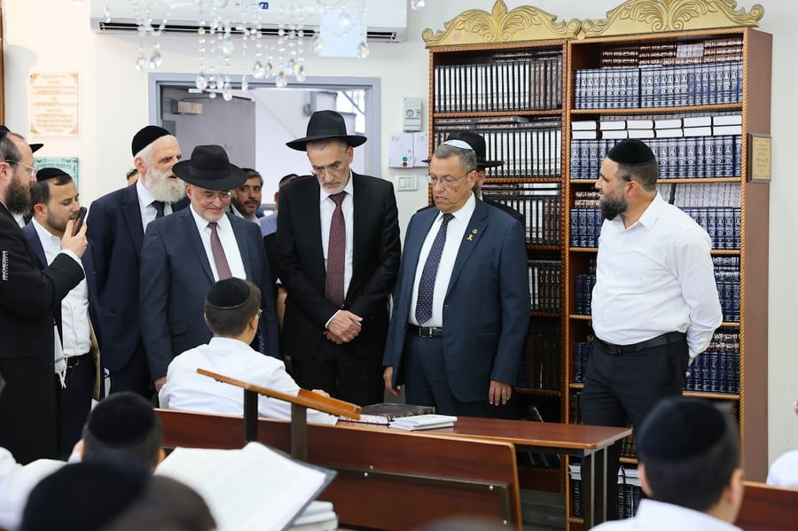 ראש העיר ליאון פתח את שנת הלימודים בת"ת 'לחם ביכורים' | תיעוד