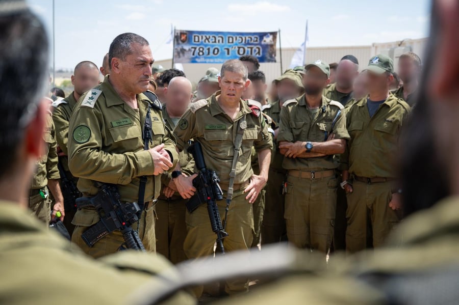 הרמטכ"ל עם הלוחמים