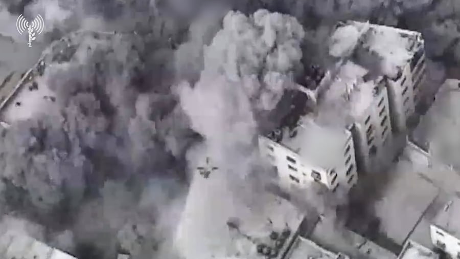צה"ל מגביר את התקיפות בעיר עזה: כך קרסו המגדלים בשניות | צפו
