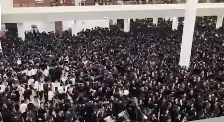 ריקודי חסידי גור בסיום אמירת הסליחות