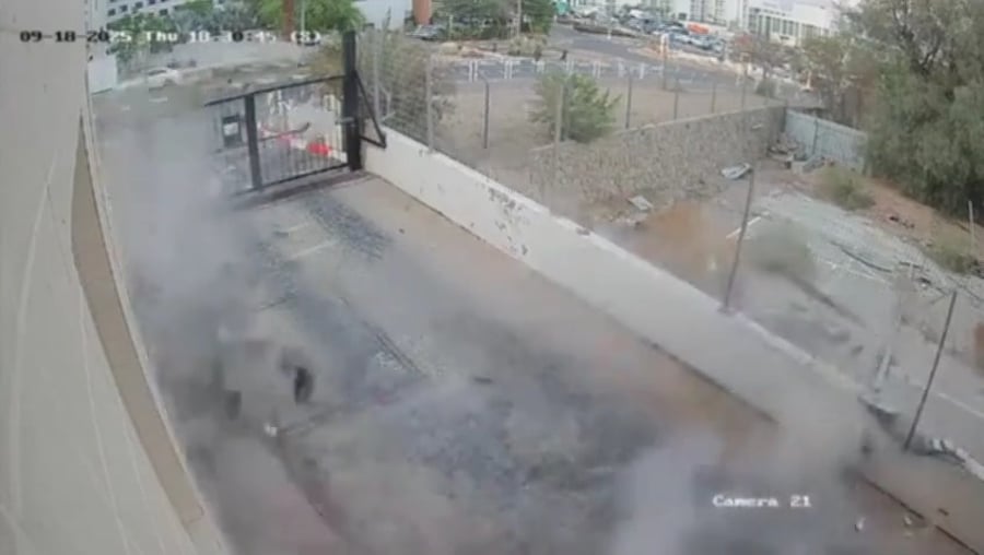 פיצוץ מרעיד - ואש: רגע פגיעת הכטב"ם במלון באילת | תיעוד דרמטי