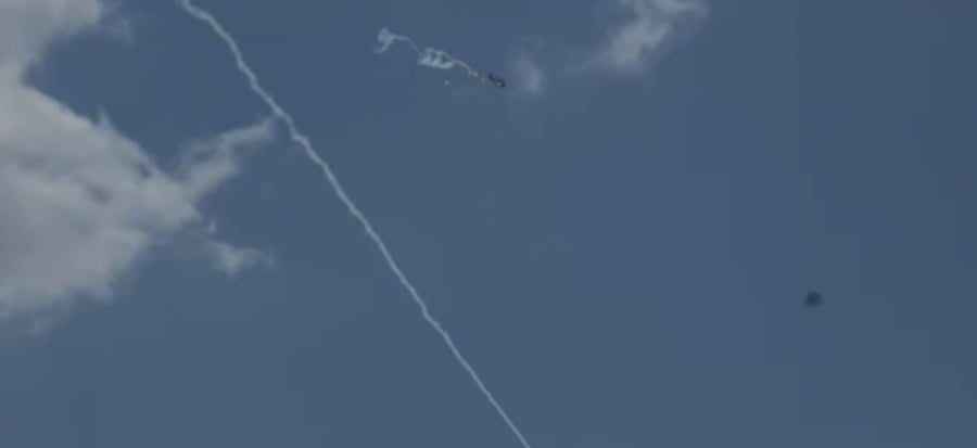 חמאס שיגר רקטה לעבר מסוק צבאי שפעל ברצועה | תיעוד נדיר מעזה