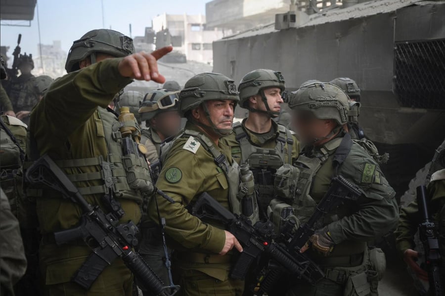 הרמטכ"ל הצטרף ללוחמים ברצועת עזה - ורמז על ההתפתחויות מול חמאס