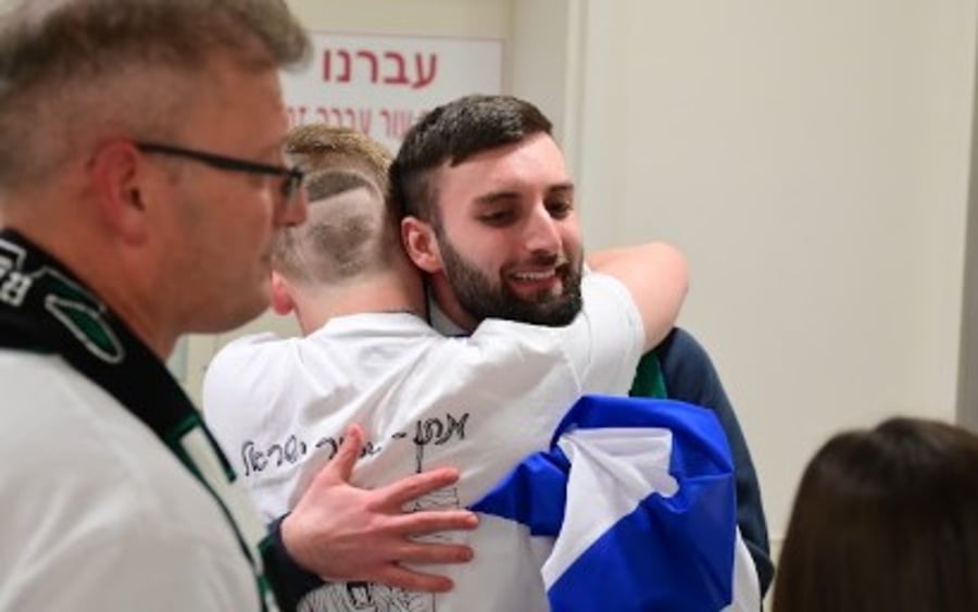 רגעי המפגש המרגשים בבית החולים