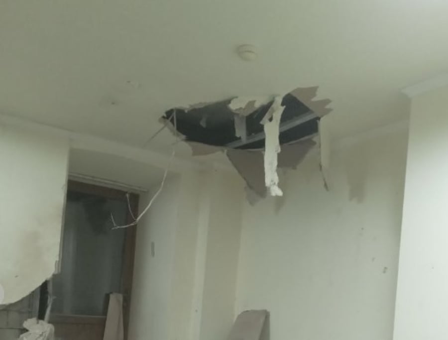 נס: הרב החרדי יצא מבית הכנסת דקות לפני שהטיל פגע ישירות במקום
