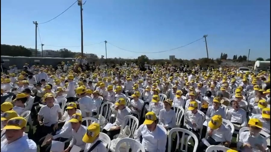עצרת המחאה של ילדי 'עטרת שלמה' מול כלא 10