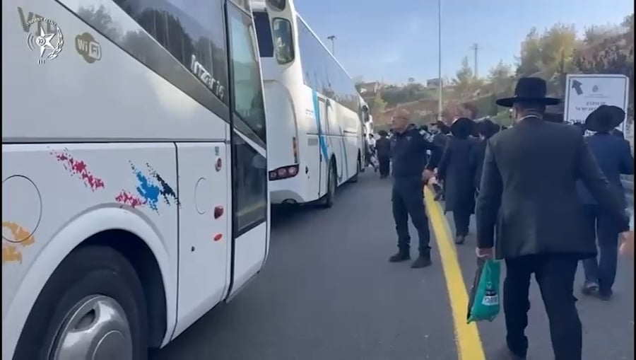 בני התורה עולים לירושלים ברגל