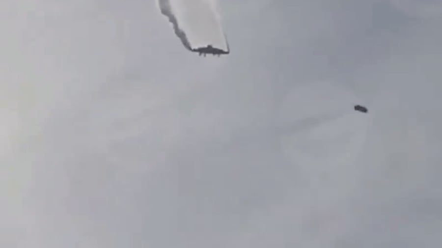 תיעוד דרמטי: מטוס תובלה טורקי מסתחרר באוויר ומתרסק על הקרקע