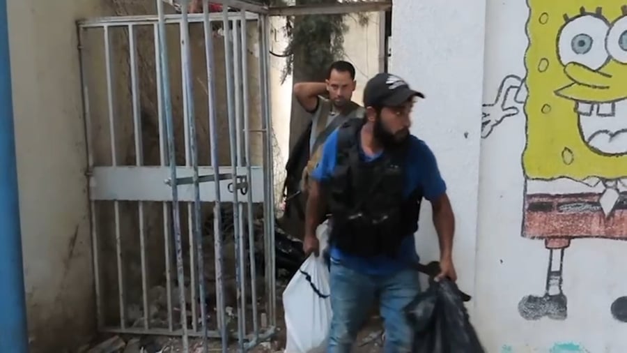 בתוך בית הספר: כך פועלים מחבלי חמאס להעברת אמל"ח בין המנהרות בבית חאנון | תיעוד נדיר