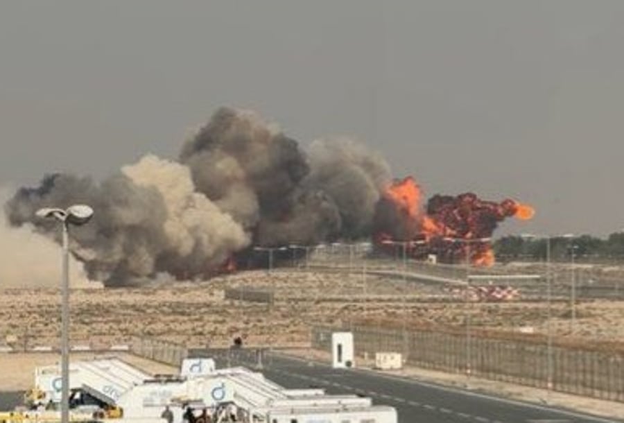 תיעוד דרמטי בדובאי: מטוס קרב הודי התרסק במהלך מפגן – הטייס נהרג