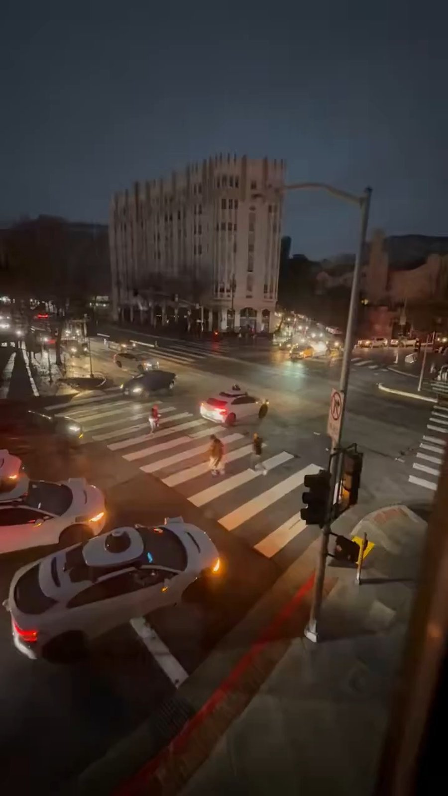 מכוניות אוטונומיות תקועות בסן פרנסיסקו