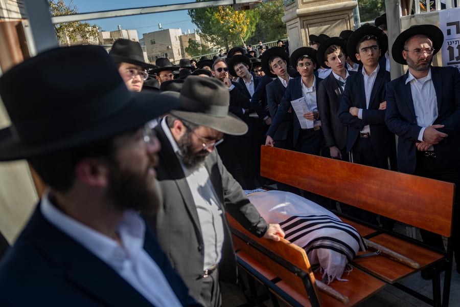 הלווית הנער החרדי יוסף אייזנטל ז"ל