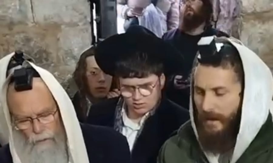"וַיִּקַּח מֹשֶׁה אֶת עַצְמוֹת יוֹסֵף עִמּוֹ" | לראשונה אחרי 25 שנים: תפילה בקבר יוסף באור יום