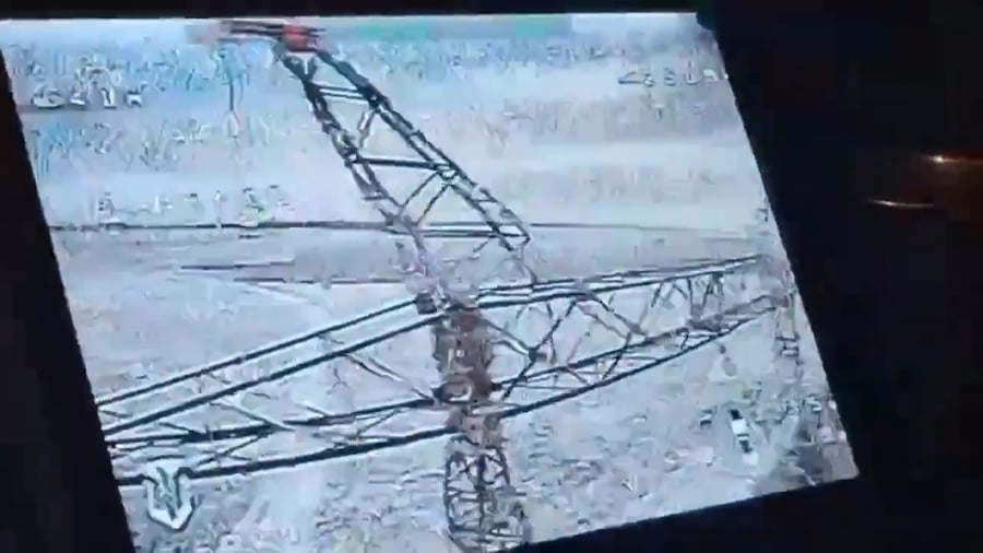 חייל רוסי מנסה לתפוס אות אות ומחוסל 