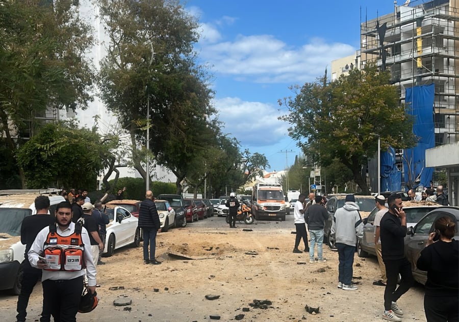 אחת מזירות הנפילה במרכז