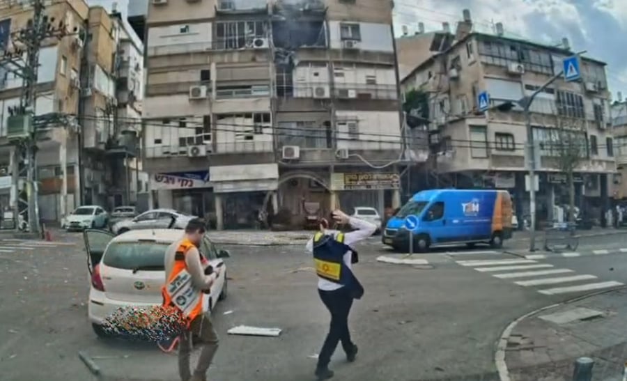 תיעוד הדרמה בבני ברק: כך נראו הרגעים הראשונים אחרי הנפילה | צפו