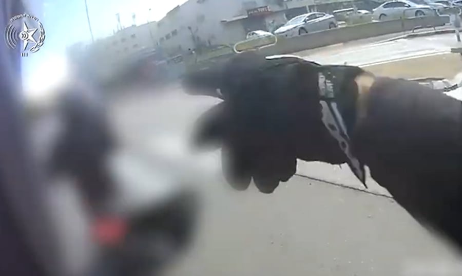 מרדף משטרתי בעיר הרומית: נתפס בחולצתו תוך כדי נהיגה | צפו