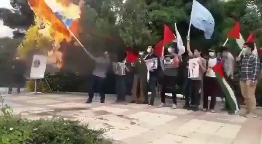 נקמה שמיימית: מפגין איראני שרף והניף דגל ישראל - זה לא נגמר טוב